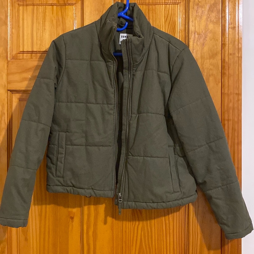 SUNDAY BEST cropped jacket in khaki green